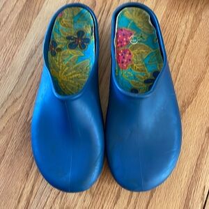 Blue Sloggers size 9